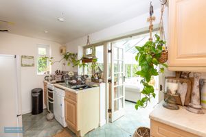 Kitchen- click for photo gallery